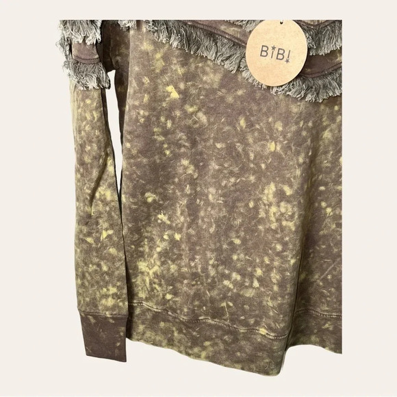 BIBI SWEATER W/ FRAYED MATERIAL ACROSS THE CHEST AND ARMS SIZE X-LARGE BROWN - Picture 5 of 8